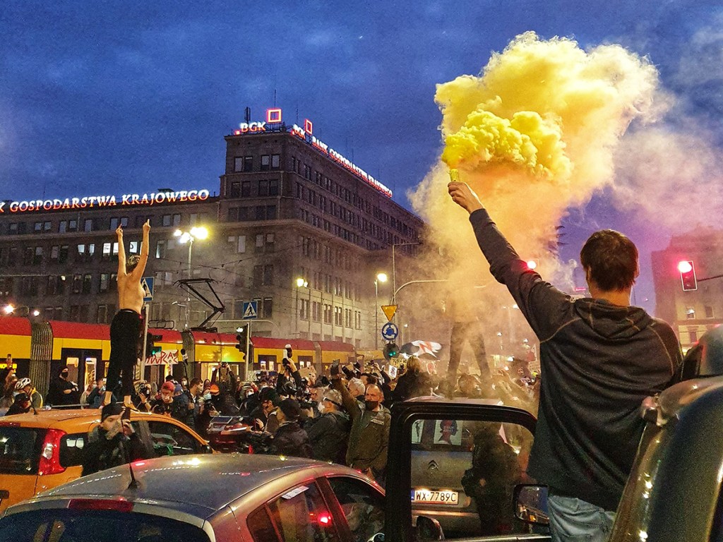 Strajk kobiet w Warszawie na rondzie de Gaulle'