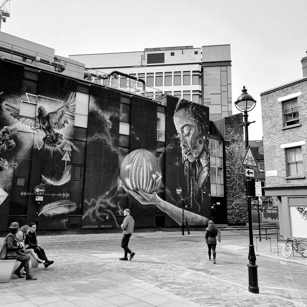 Okolica Liverpool Street w Londynie przepełniona jest street artem