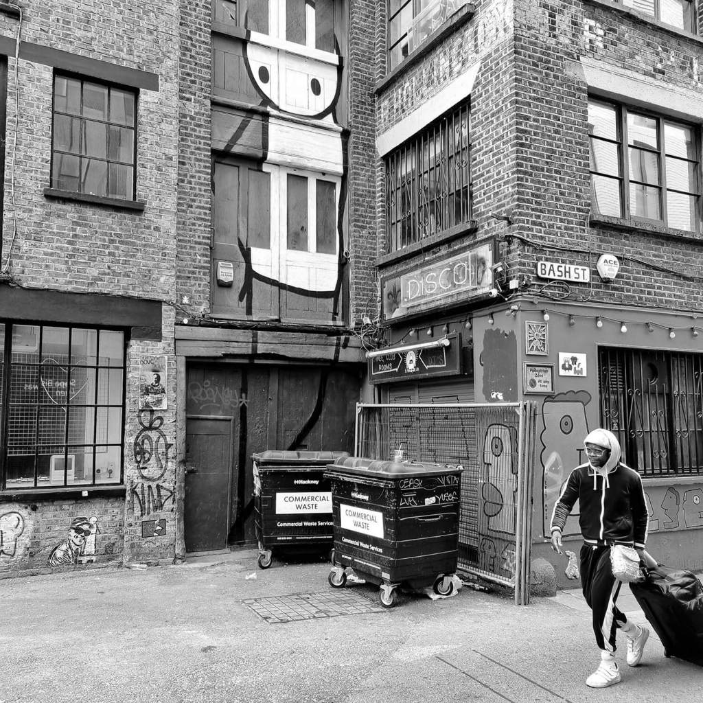 Mural STIK'a przy Rivington Street w Londynie