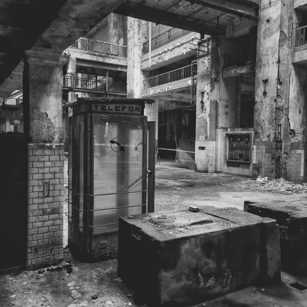 Budka telefoniczna w EC Szombierki w Bytomiu