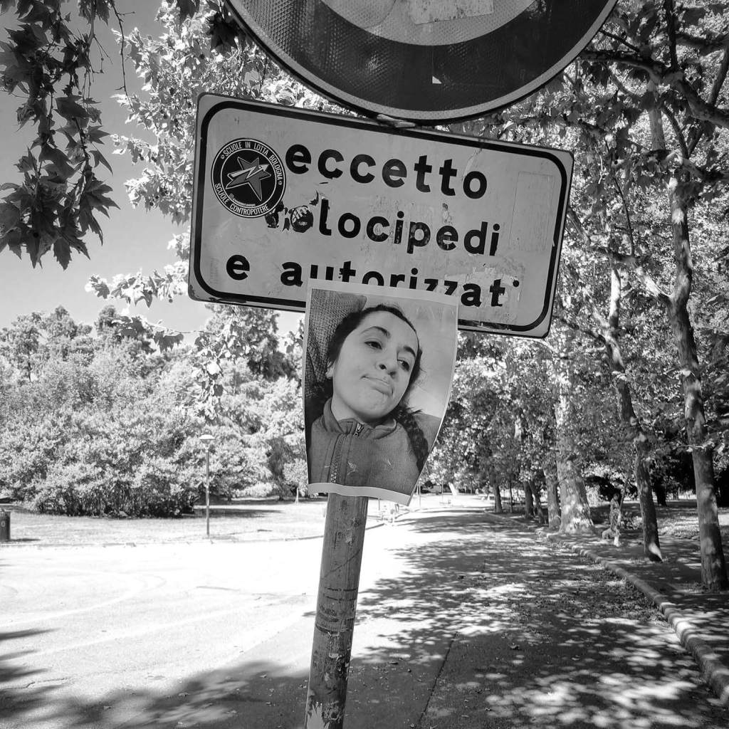 Studenci w Bolonii rozwieszają swoje zabawne zdjęcia