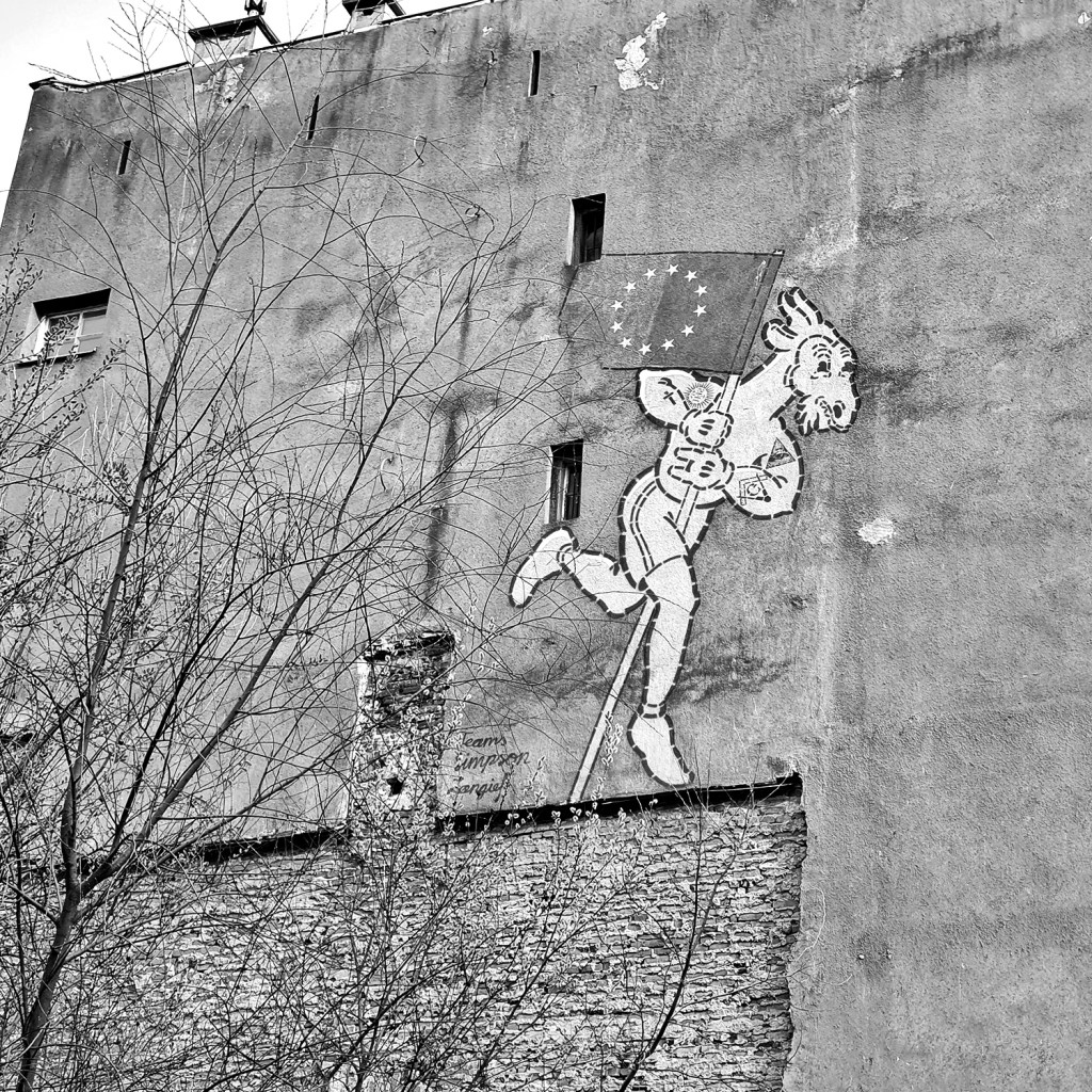 Koziołek Free Market Simpson mural w Warszawie
