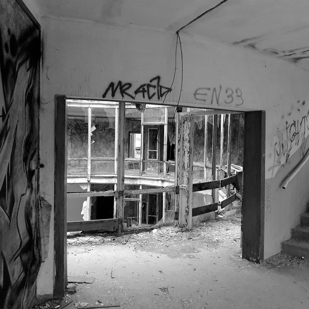 Urbex w opuszczonych Okrąglakach w Miałkówku 