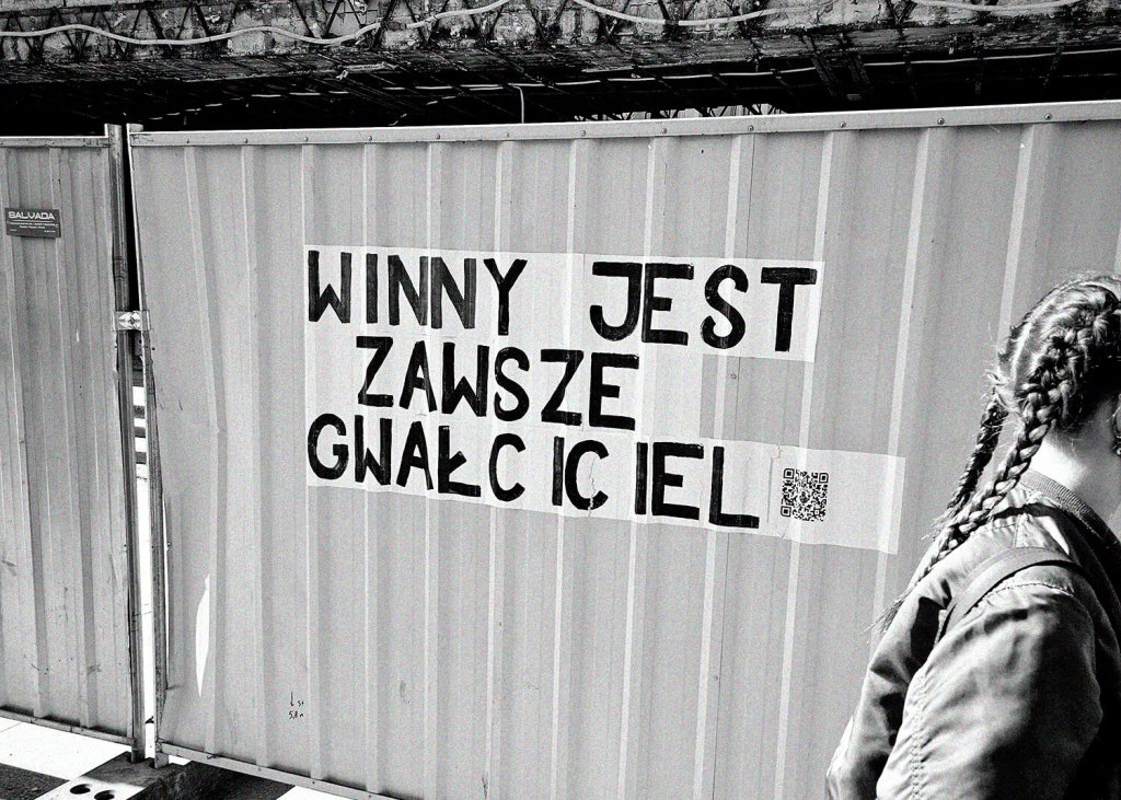 Plakaciary Winny jest zawsze gwałciciel