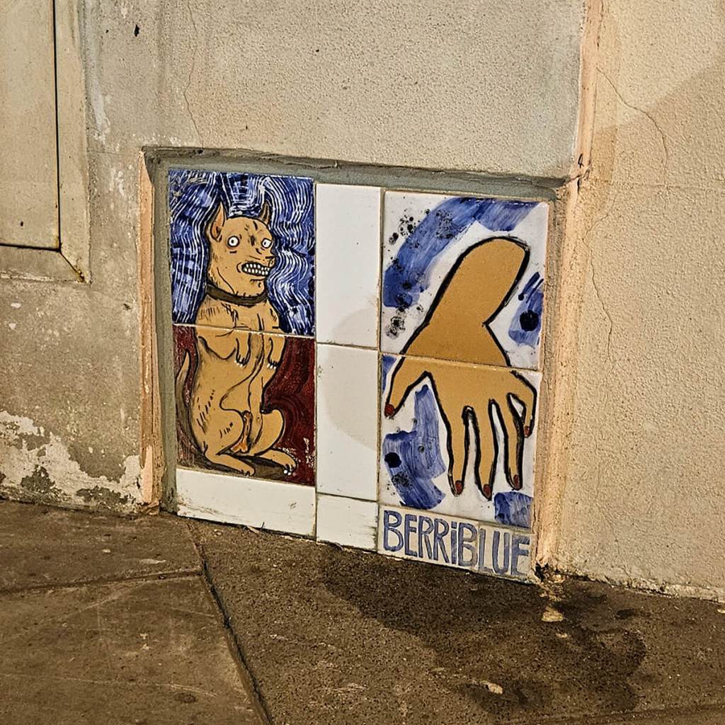 Mozaika BerriBlue przy Mokotowskiej w Warszawie