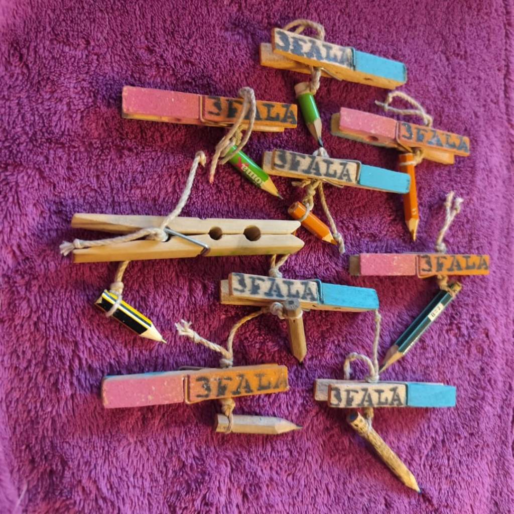 Kramelki rozwieszane przez Dariusza Paczkowskiego