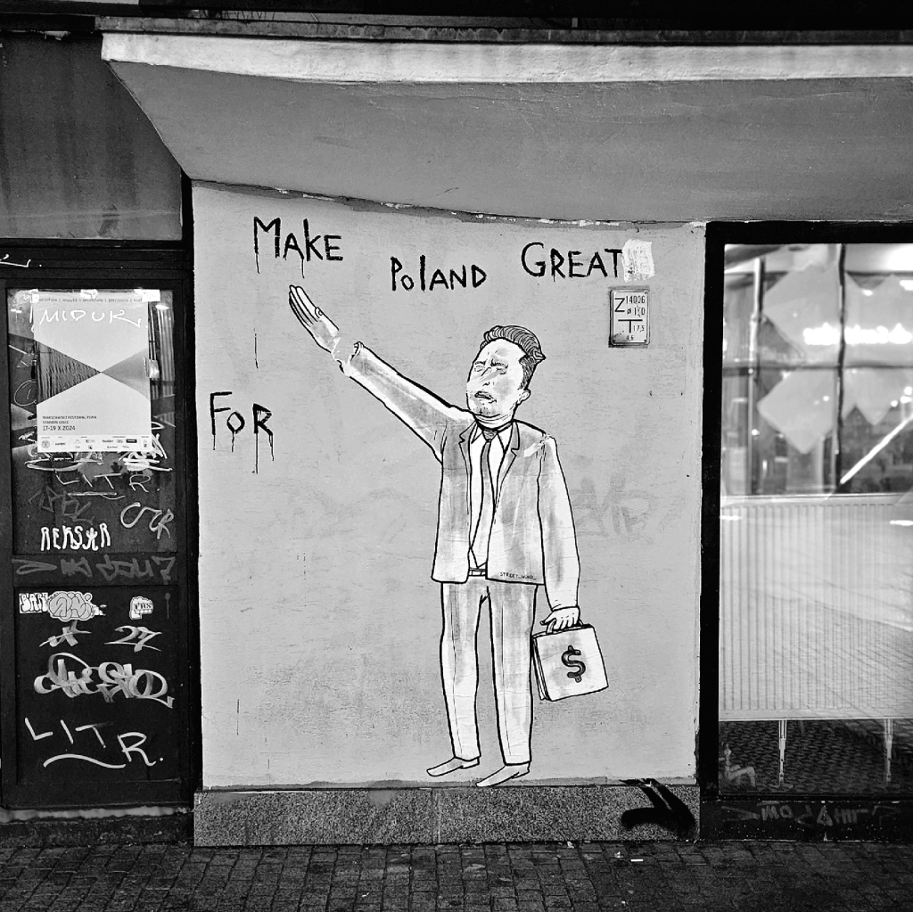 Elon Musk przy Złotej 44 w Warszawie