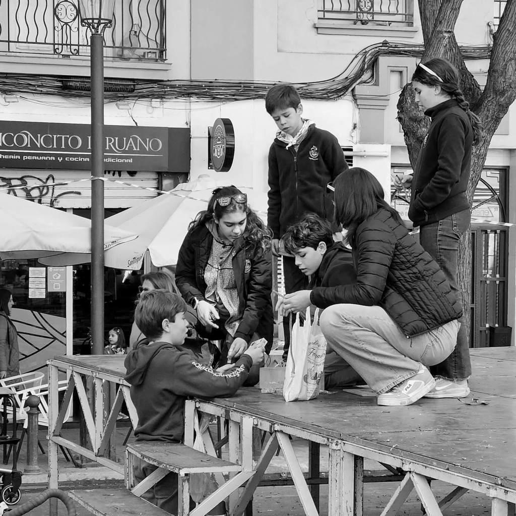 Zabawy petardami są dla dzieci w Walencji elementem tradycji