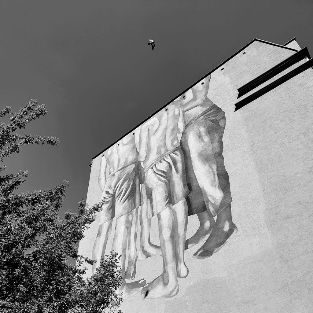 Mural Hyuro w Łodzi